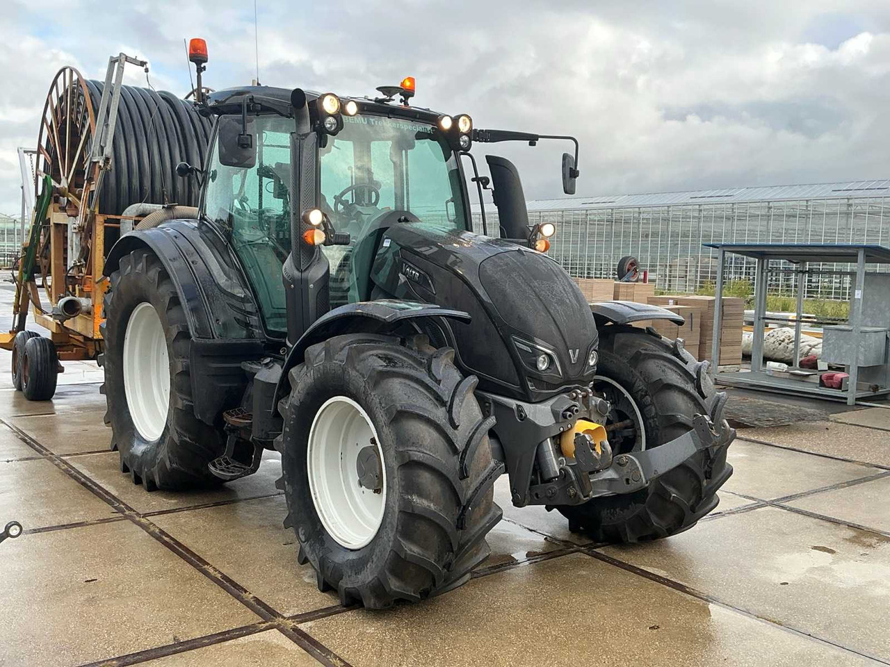 Valtra N174 edition 25 - Farm tractor: picture 4 Valtra N174 edition 25 - Farm tractor: picture 4