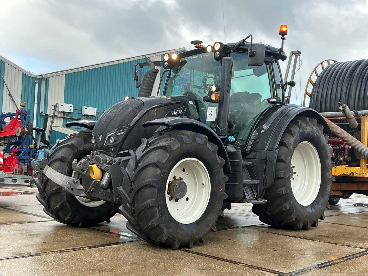 Valtra N174 edition 25 - Farm tractor: picture 1 Valtra N174 edition 25 - Farm tractor: picture 1