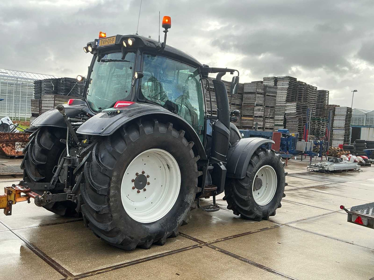 Valtra N174 edition 25 - Farm tractor: picture 5 Valtra N174 edition 25 - Farm tractor: picture 5