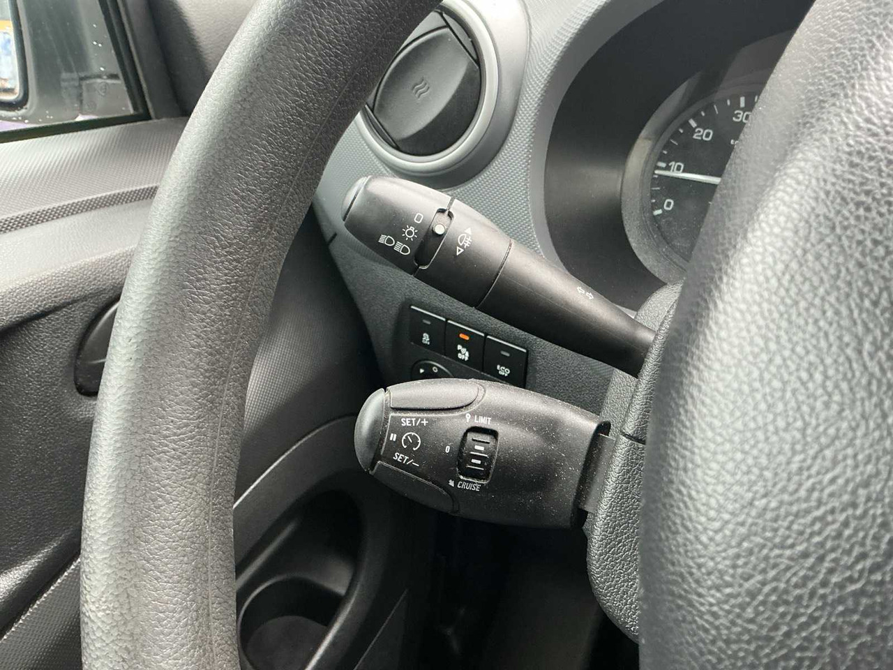 Van 2016 - PEUGEOT - PARTNER - 122 1.6 BLUEHDI L1XR - COMMERCIAL VEHICLE: picture 12 Van 2016 - PEUGEOT - PARTNER - 122 1.6 BLUEHDI L1XR - COMMERCIAL VEHICLE: picture 12