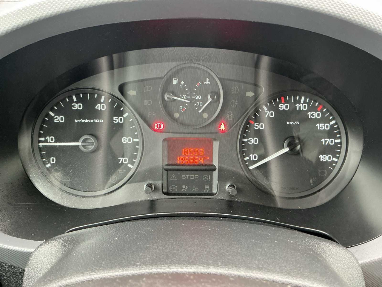 Van 2016 - PEUGEOT - PARTNER - 122 1.6 BLUEHDI L1XR - COMMERCIAL VEHICLE: picture 13 Van 2016 - PEUGEOT - PARTNER - 122 1.6 BLUEHDI L1XR - COMMERCIAL VEHICLE: picture 13