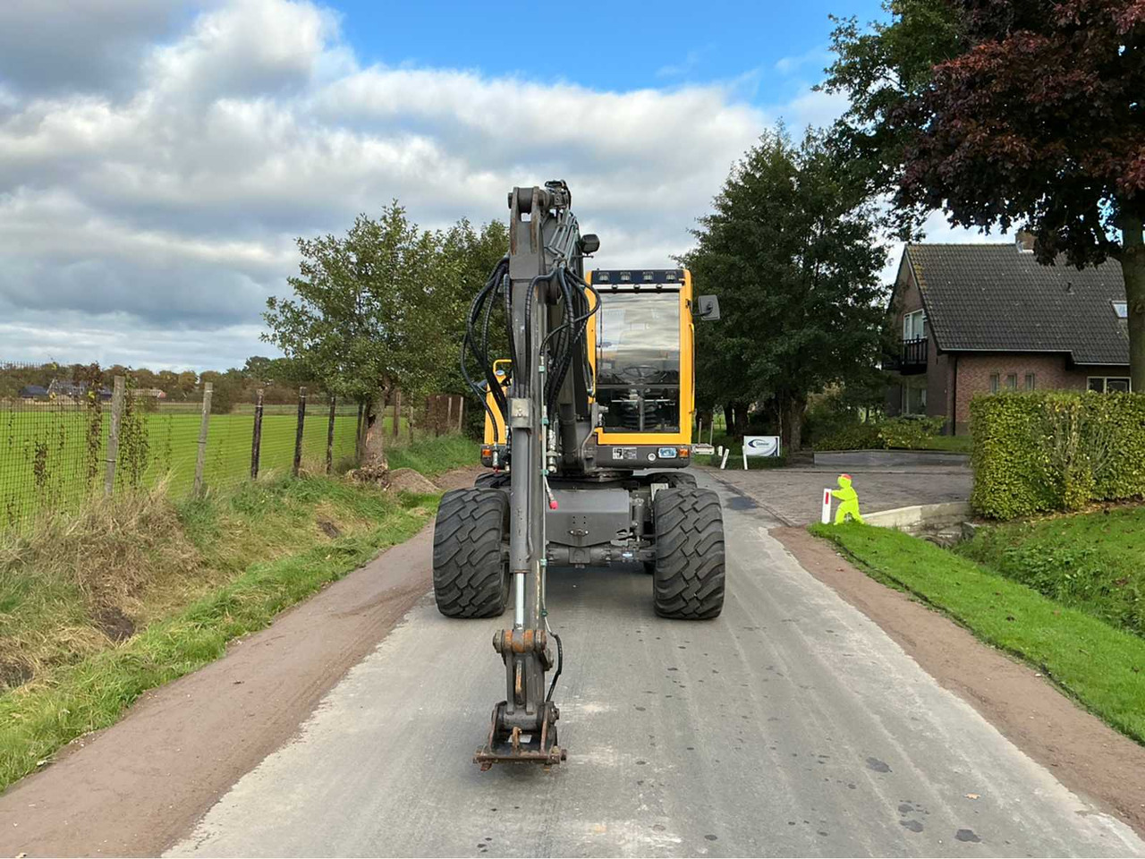 Wheel excavator Volvo EW70: picture 9 Wheel excavator Volvo EW70: picture 9