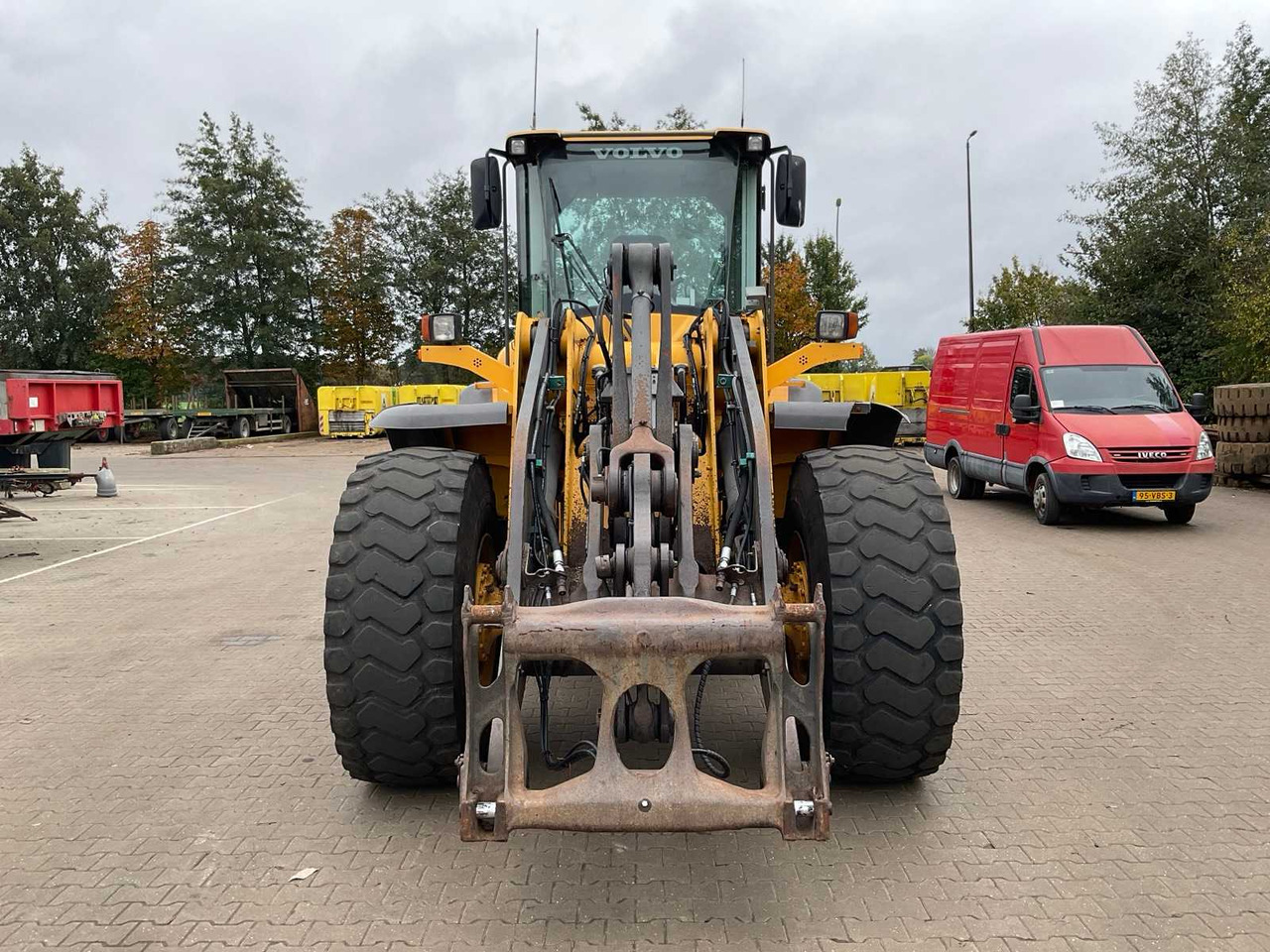 Volvo L120F - Wheel loader: picture 2 Volvo L120F - Wheel loader: picture 2