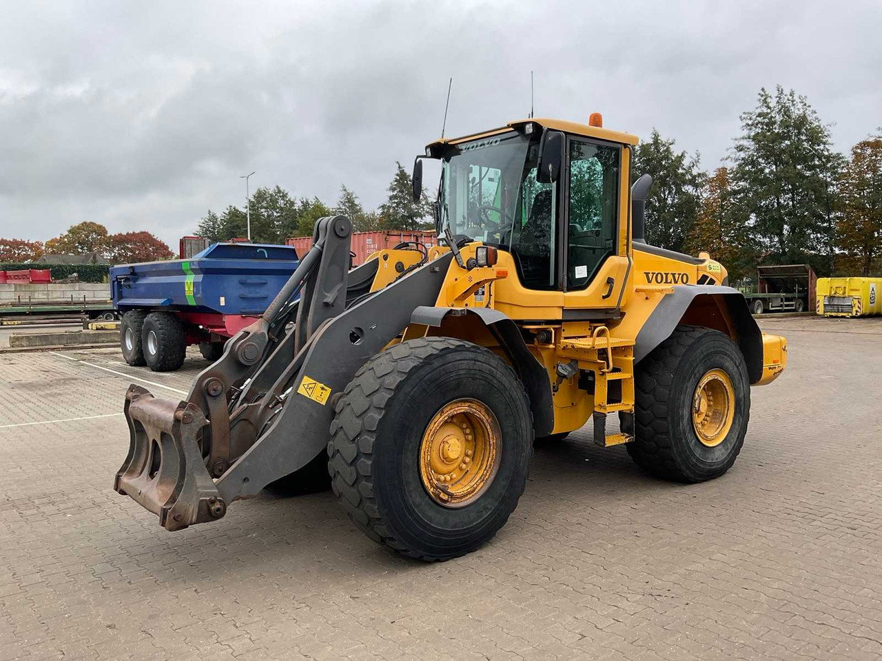 Volvo L120F - Wheel loader: picture 1 Volvo L120F - Wheel loader: picture 1