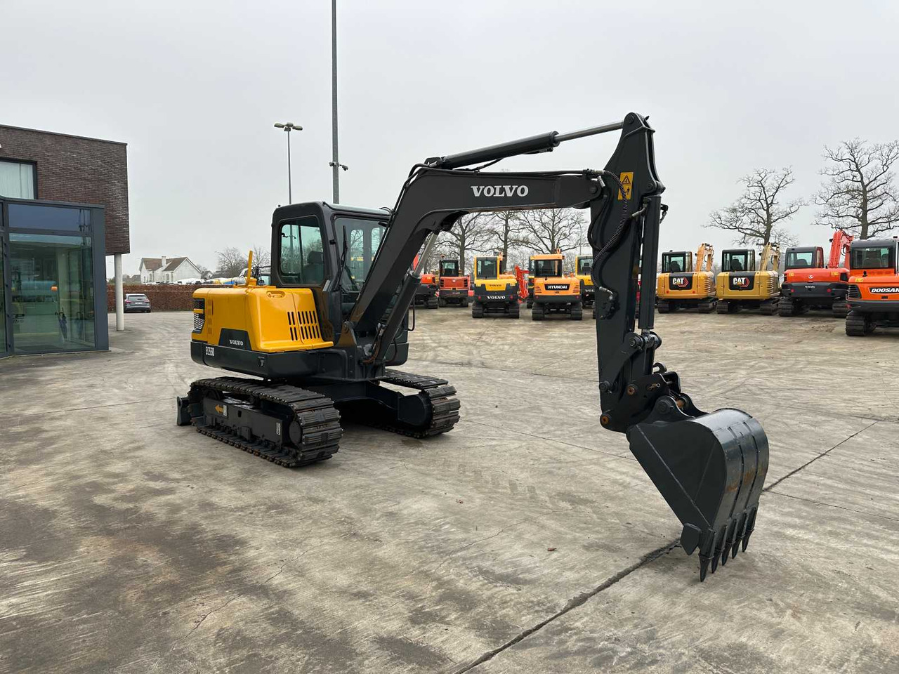 Volvo VOLVO - 2016 - EC55D - MIDI EXCAVATOR - Crawler excavator: picture 3 Volvo VOLVO - 2016 - EC55D - MIDI EXCAVATOR - Crawler excavator: picture 3