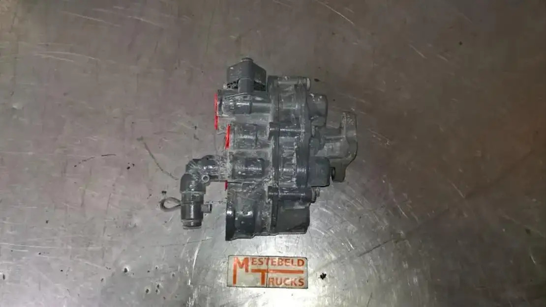 DAF 4-kringsbeveiligingsventiel LF210 - Brake parts for Truck: picture 1 DAF 4-kringsbeveiligingsventiel LF210 - Brake parts for Truck: picture 1