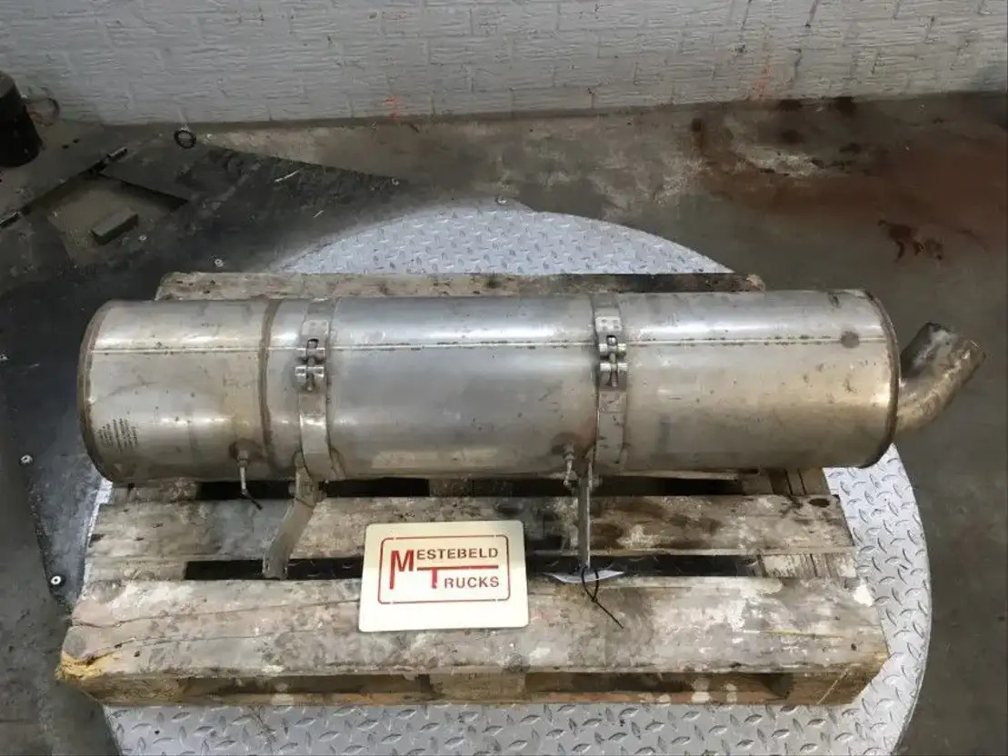 DAF CF 65 Uitlaatdemper katalysator - Muffler/ Exhaust system for Truck: picture 1 DAF CF 65 Uitlaatdemper katalysator - Muffler/ Exhaust system for Truck: picture 1