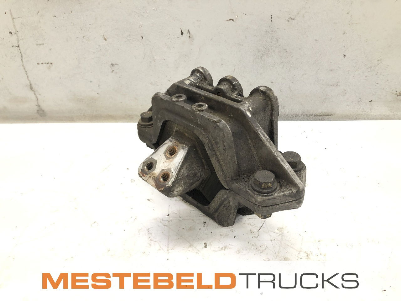 DAF Motorsteun RS222L - Frame/ Chassis for Truck: picture 1 DAF Motorsteun RS222L - Frame/ Chassis for Truck: picture 1