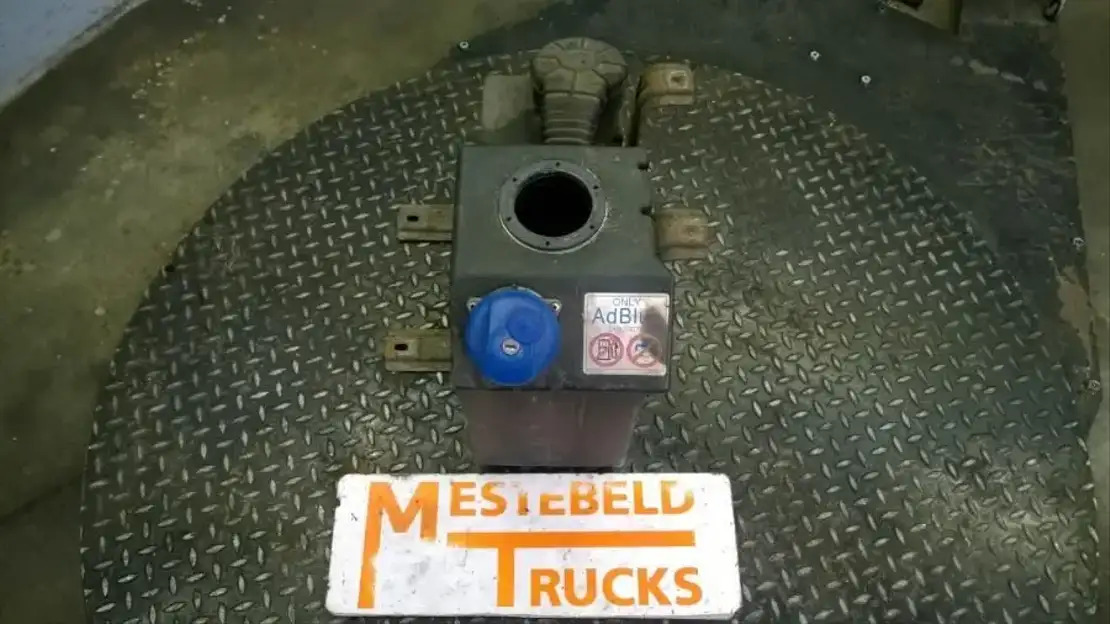 Iveco AdBluetank - Muffler/ Exhaust system for Truck: picture 1 Iveco AdBluetank - Muffler/ Exhaust system for Truck: picture 1