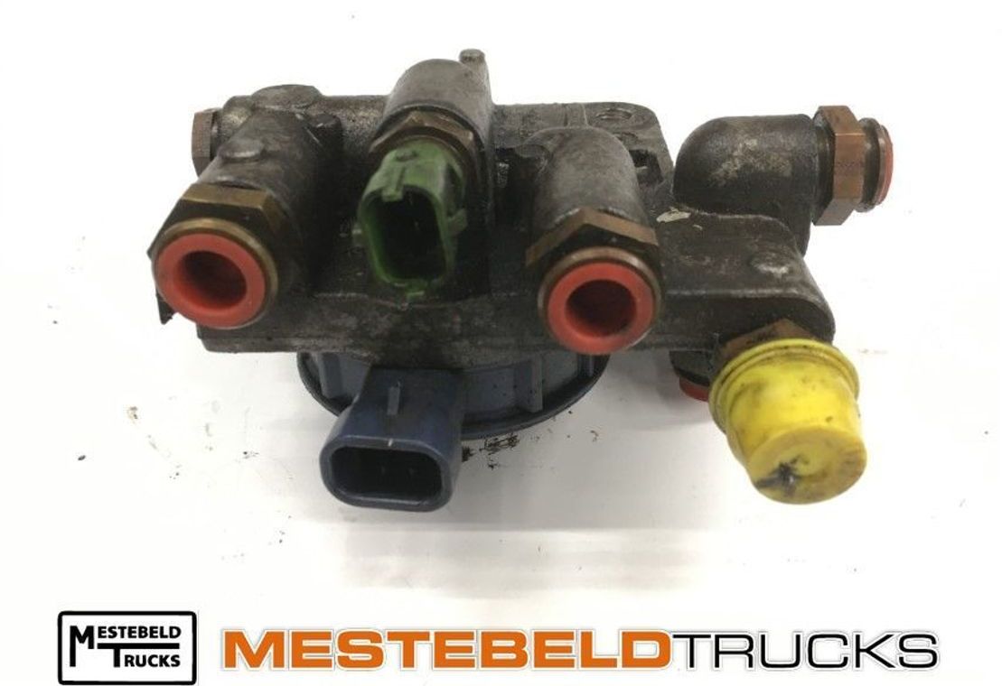 Iveco Brandstoffiltersteun - Fuel processing/ Fuel delivery for Van: picture 1 Iveco Brandstoffiltersteun - Fuel processing/ Fuel delivery for Van: picture 1