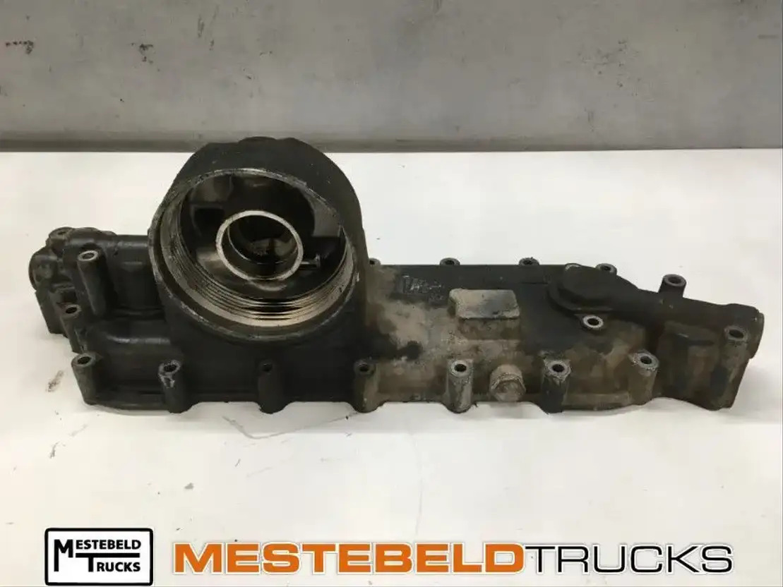 Iveco Oliekoelerhuis Cursor 13 - Engine and parts for Truck: picture 1 Iveco Oliekoelerhuis Cursor 13 - Engine and parts for Truck: picture 1