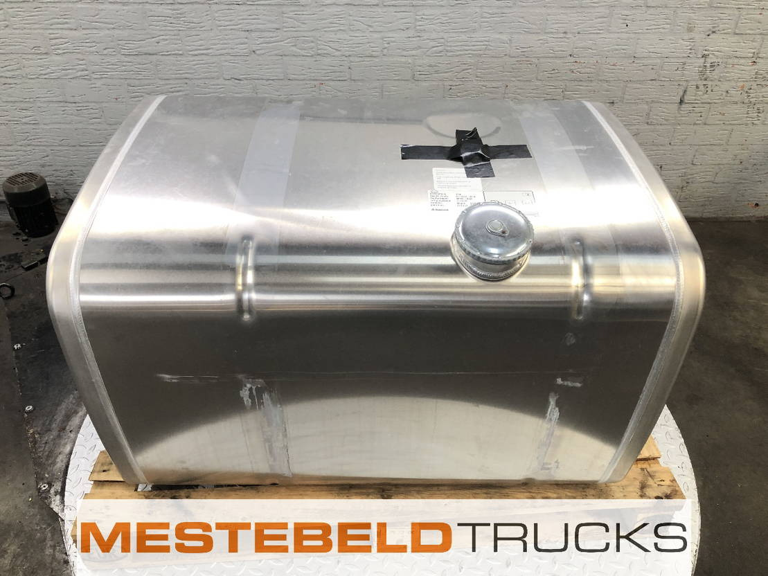 MAN Brandstoftank 370 liter - Fuel tank for Truck: picture 1 MAN Brandstoftank 370 liter - Fuel tank for Truck: picture 1