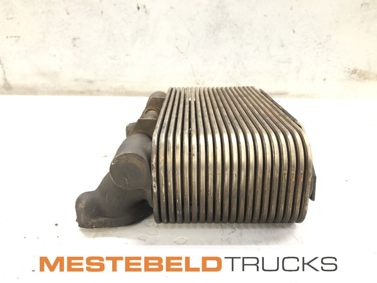 MAN Oliekoeler D2840 LF 04 - Engine for Truck: picture 2 MAN Oliekoeler D2840 LF 04 - Engine for Truck: picture 2