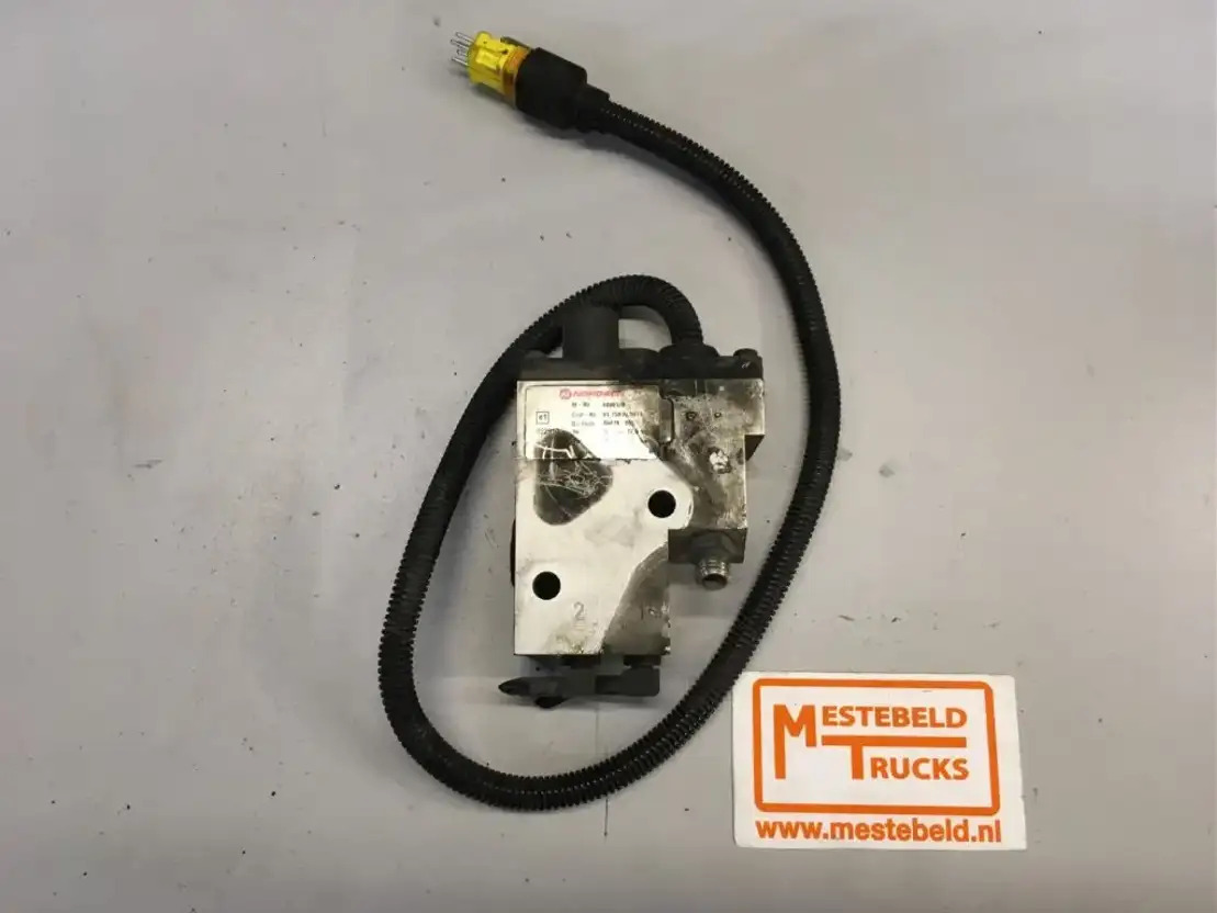 MAN Ventiel motorrem - Muffler/ Exhaust system for Truck: picture 1 MAN Ventiel motorrem - Muffler/ Exhaust system for Truck: picture 1