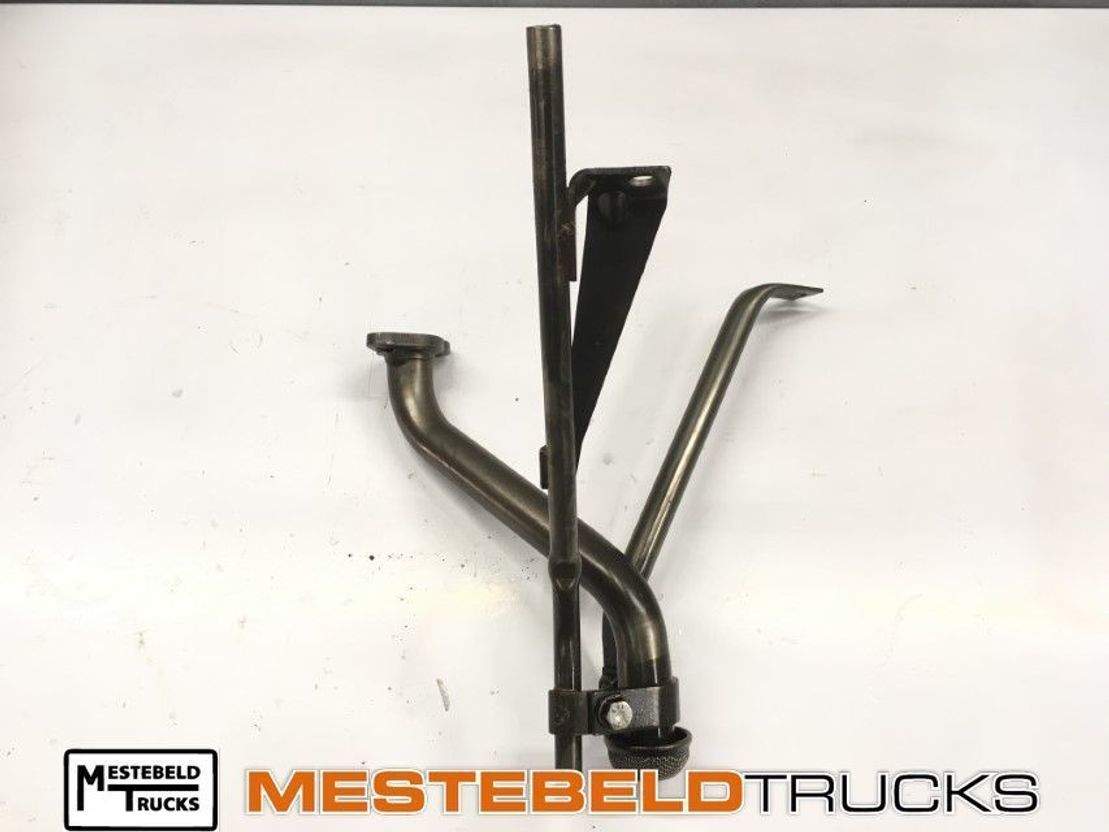 Mercedes-Benz Olieaanzuigbuis OM906 - Engine and parts for Truck: picture 1 Mercedes-Benz Olieaanzuigbuis OM906 - Engine and parts for Truck: picture 1