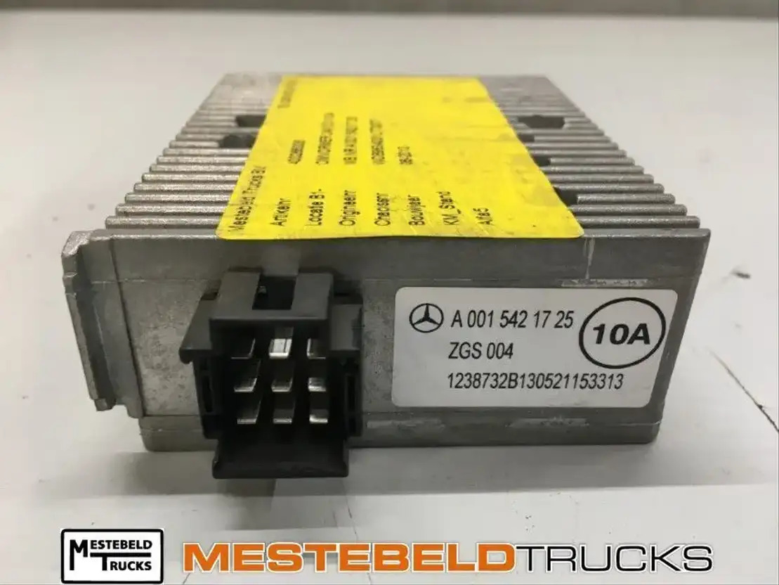 Mercedes-Benz Omvormer 24/12 - Electrical system for Truck: picture 1 Mercedes-Benz Omvormer 24/12 - Electrical system for Truck: picture 1