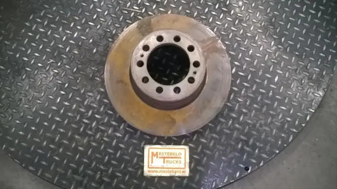 Mercedes-Benz Remschijf - Front axle for Truck: picture 1 Mercedes-Benz Remschijf - Front axle for Truck: picture 1