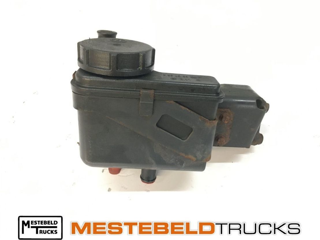 Mercedes-Benz Reservoir stuurbekrachtiging - Steering for Truck: picture 1 Mercedes-Benz Reservoir stuurbekrachtiging - Steering for Truck: picture 1