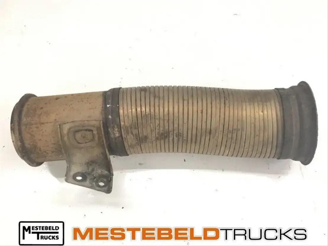 Scania Uitlaatpijp - Muffler/ Exhaust system for Truck: picture 1 Scania Uitlaatpijp - Muffler/ Exhaust system for Truck: picture 1