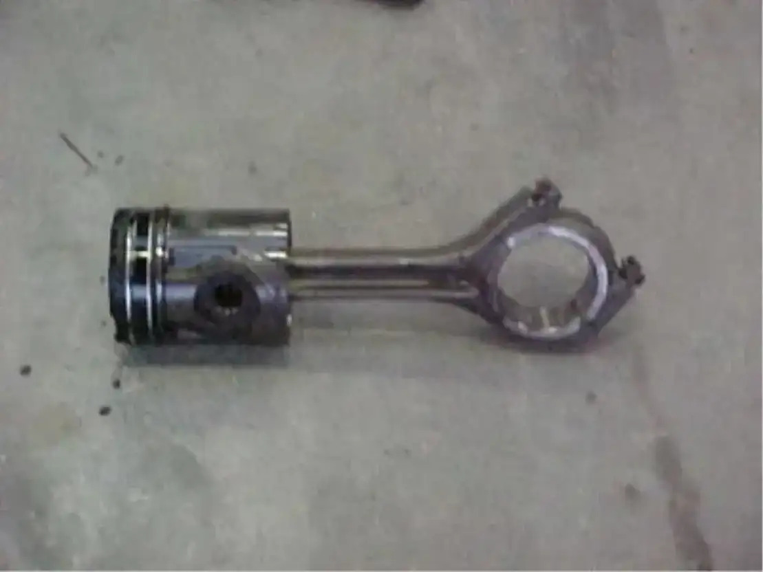Volvo Zuiger + Drijfstang FM7 - Engine and parts for Truck: picture 1 Volvo Zuiger + Drijfstang FM7 - Engine and parts for Truck: picture 1
