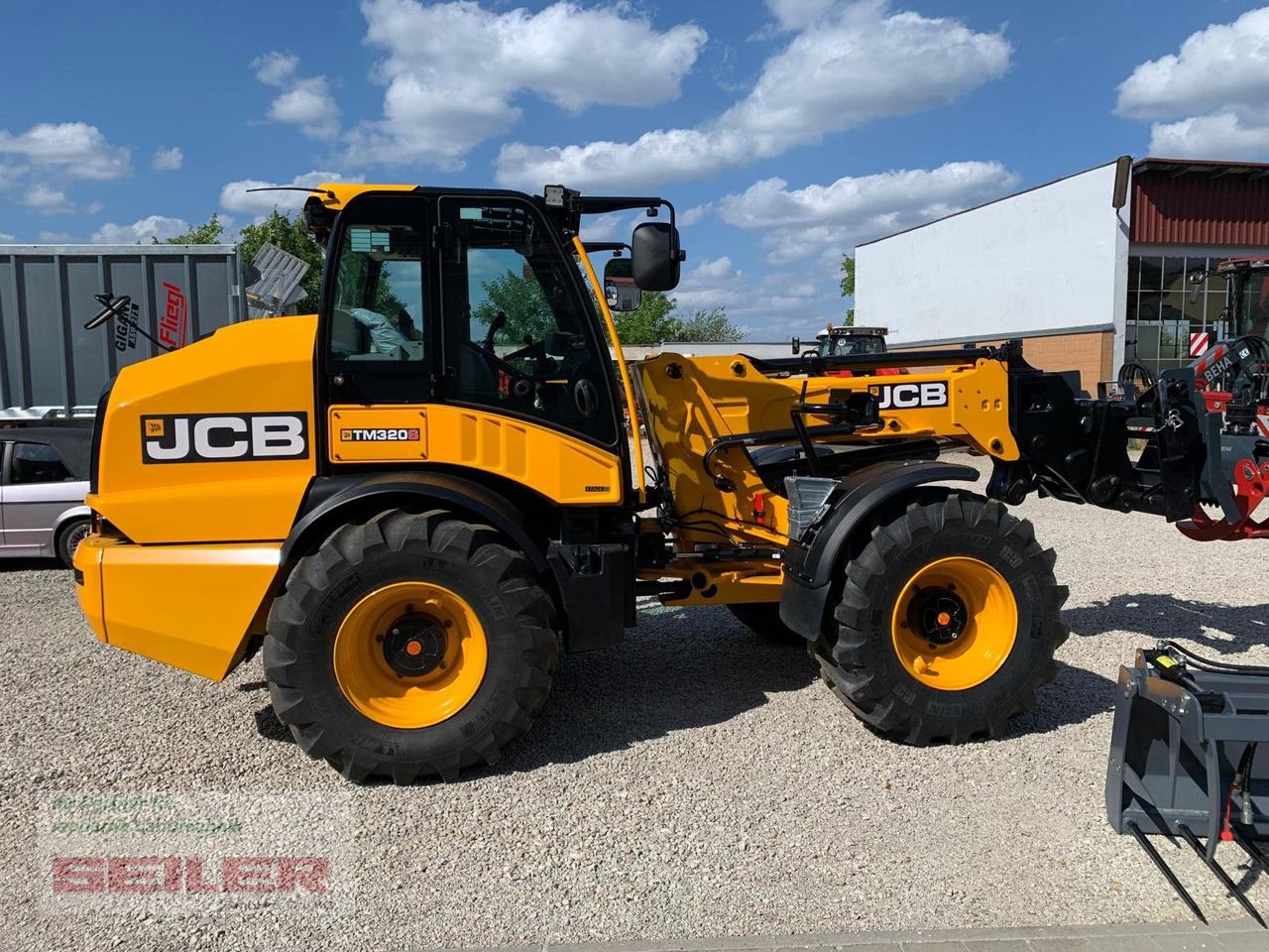 JCB TM 320 S Agri - Telescopic wheel loader: picture 3 JCB TM 320 S Agri - Telescopic wheel loader: picture 3