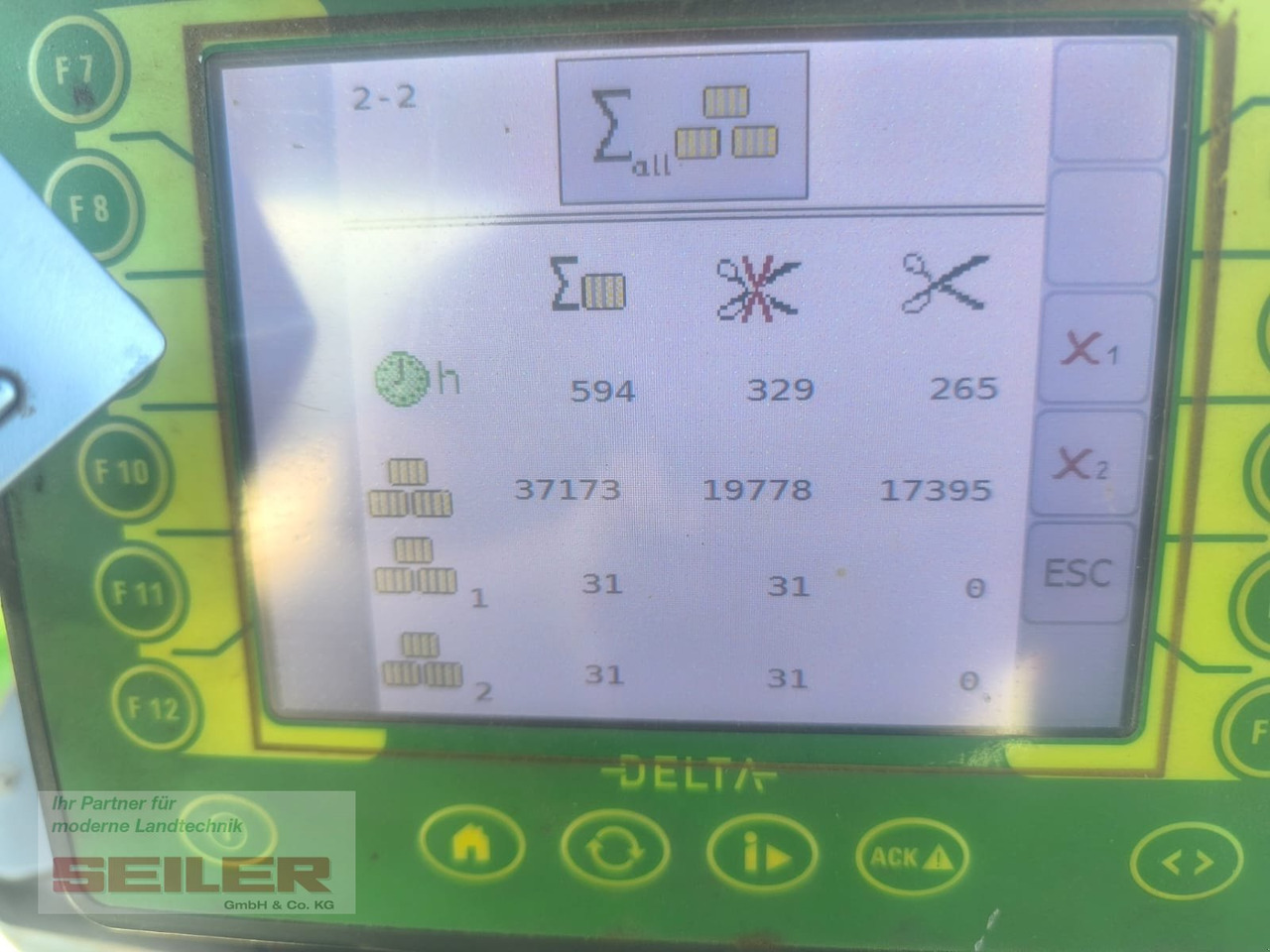 Square baler Krone Big Pack 1270 XC: picture 7
