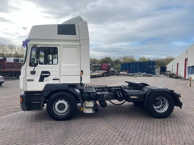 MAN 18.463 Manual pomp PTO-Hydraulic - Tractor unit: picture 4 MAN 18.463 Manual pomp PTO-Hydraulic - Tractor unit: picture 4