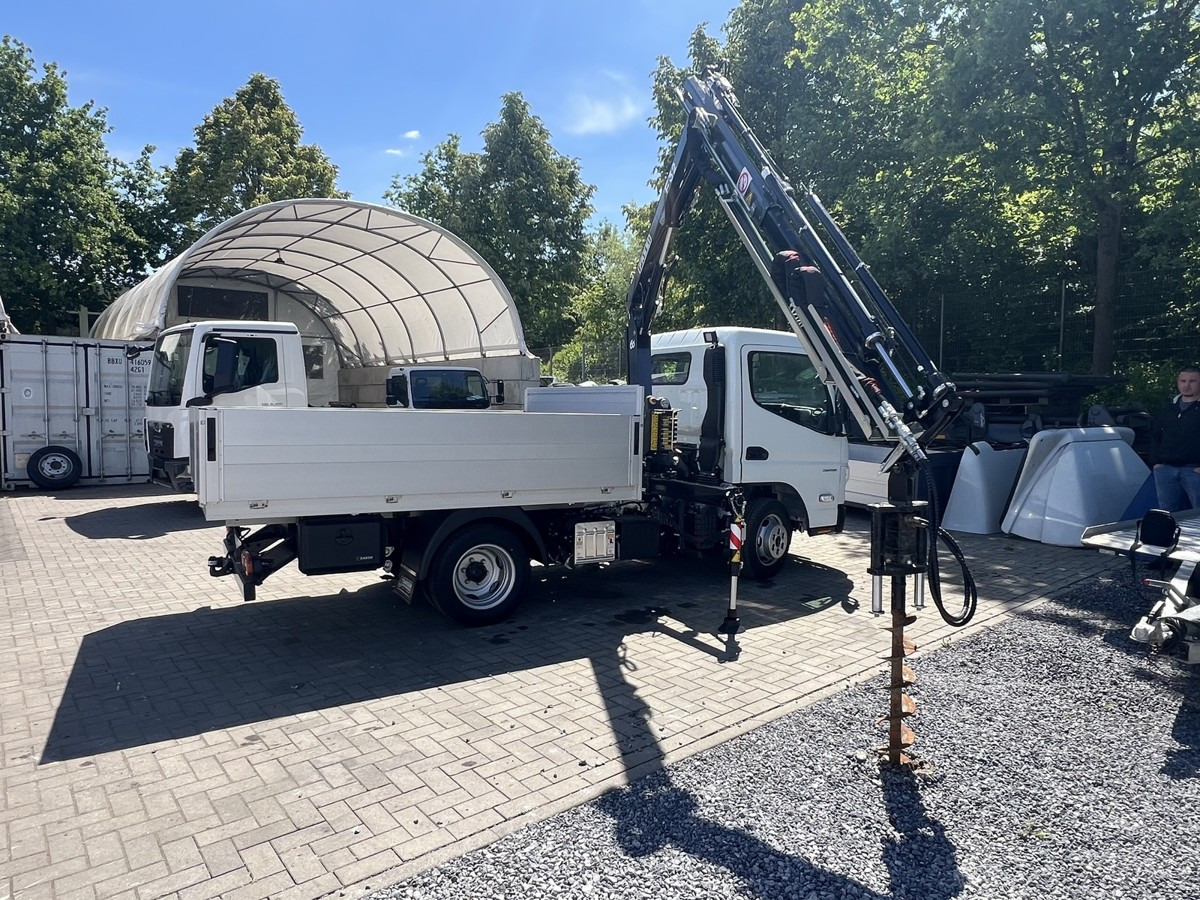 FUSO 3S15 Alu Pritsche 2.80m Ladekran Bohrgerät - Flatbed van: picture 2 FUSO 3S15 Alu Pritsche 2.80m Ladekran Bohrgerät - Flatbed van: picture 2