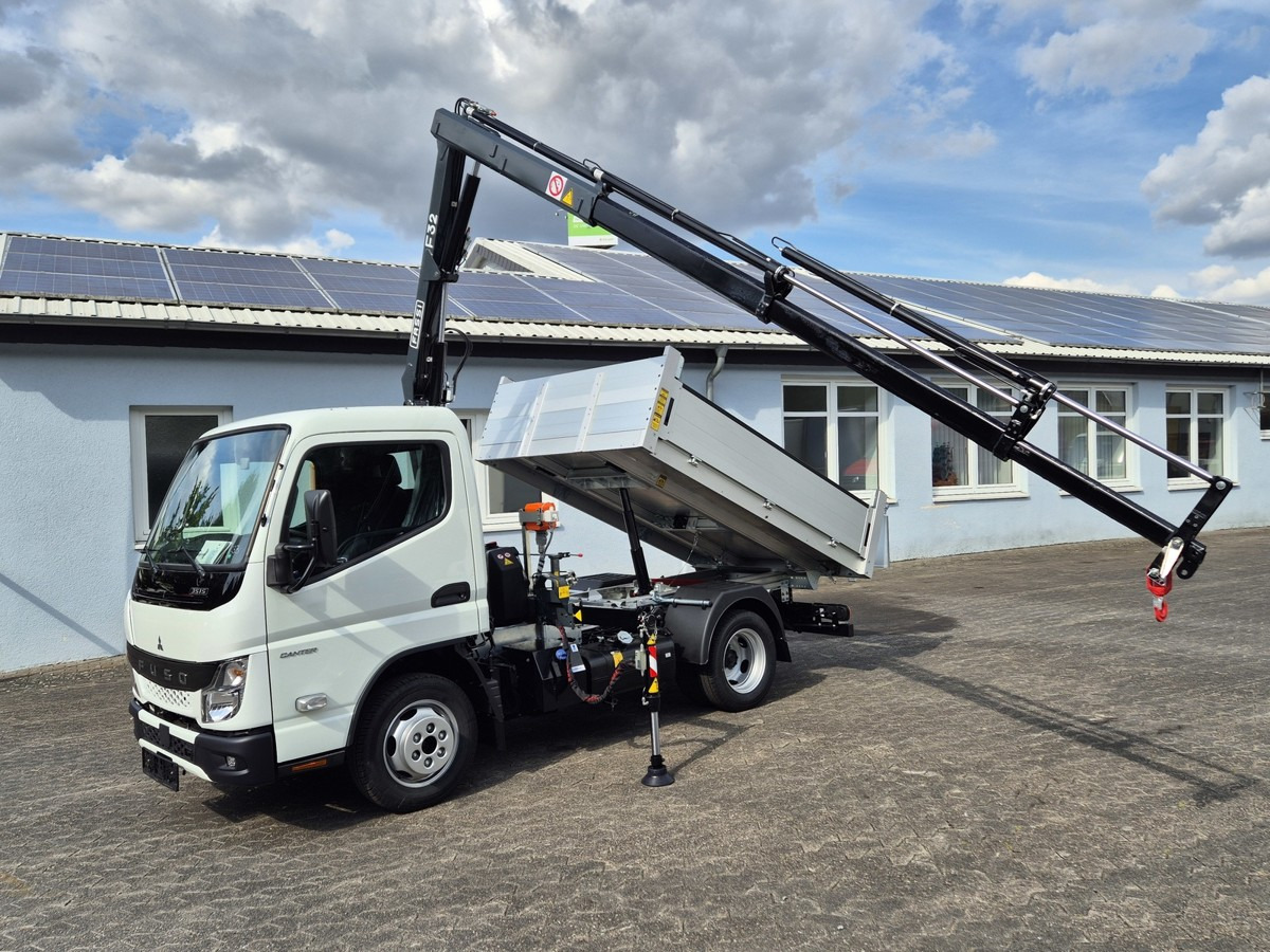 FUSO 3S15 Kipper mit Ladekran Funk 3x hydr. Kran - Tipper van: picture 1 FUSO 3S15 Kipper mit Ladekran Funk 3x hydr. Kran - Tipper van: picture 1