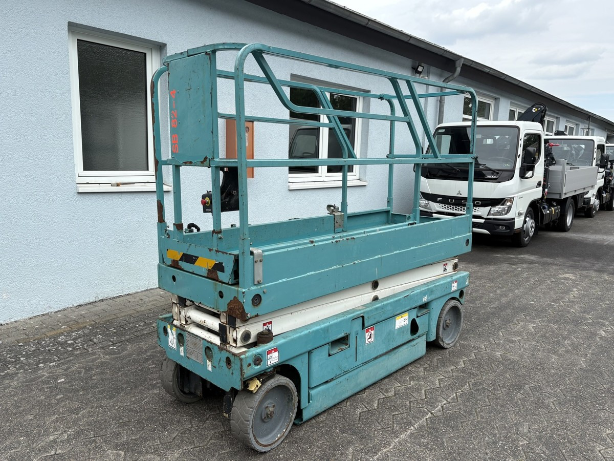 GENIE Haulotte Compact 8 baugleich GS 2032 sofort verf - Scissor lift: picture 1 GENIE Haulotte Compact 8 baugleich GS 2032 sofort verf - Scissor lift: picture 1