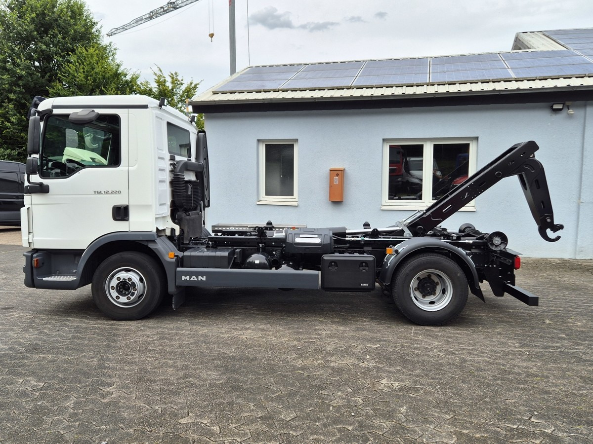 MAN TGL 12.250 BL City Abrollkipper NEU AHK Euro 6 - Hook lift truck: picture 4 MAN TGL 12.250 BL City Abrollkipper NEU AHK Euro 6 - Hook lift truck: picture 4