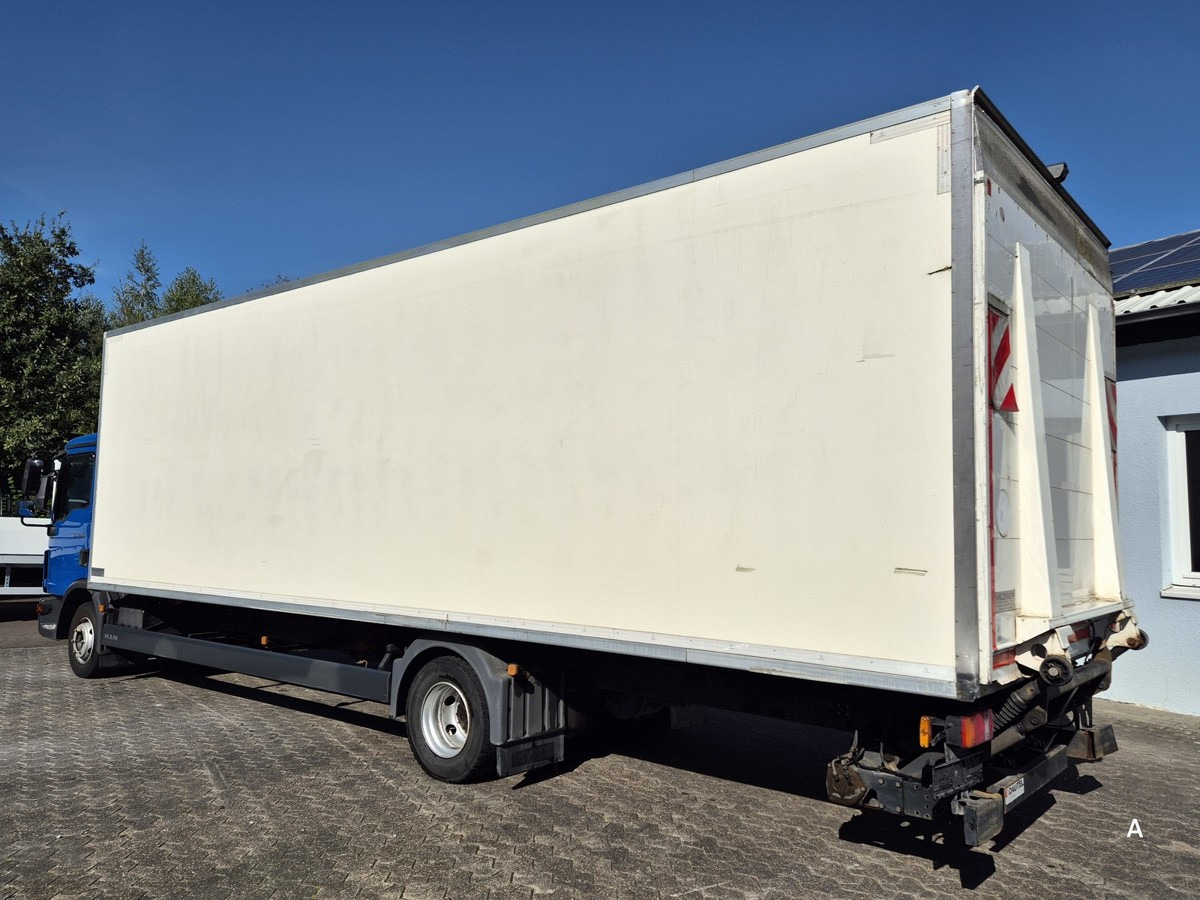MAN TGL 12.250 BL Kühlkoffer 8,20m LBW - Refrigerator truck: picture 3 MAN TGL 12.250 BL Kühlkoffer 8,20m LBW - Refrigerator truck: picture 3