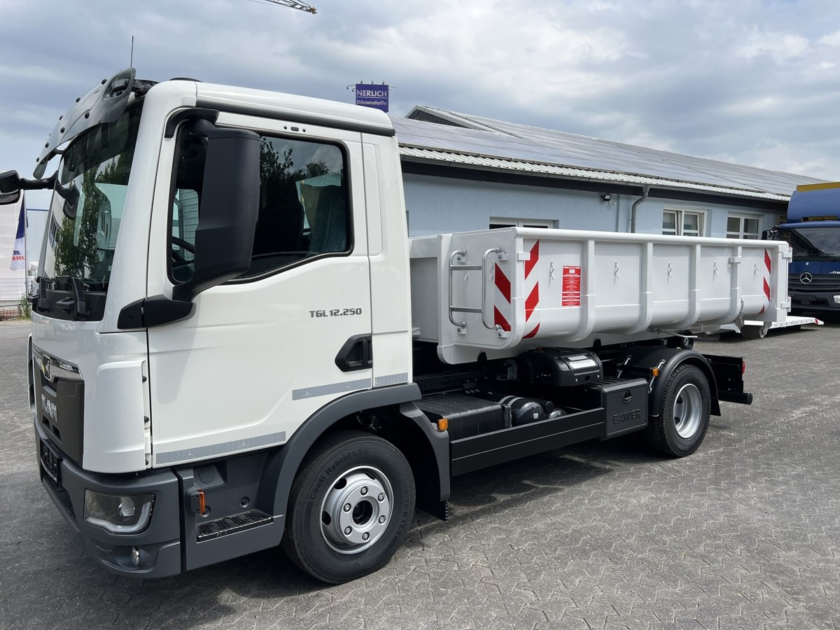 MAN TGL 12.250 BL NEU City Abrollkipper PowerMatic s - Hook lift truck: picture 3 MAN TGL 12.250 BL NEU City Abrollkipper PowerMatic s - Hook lift truck: picture 3