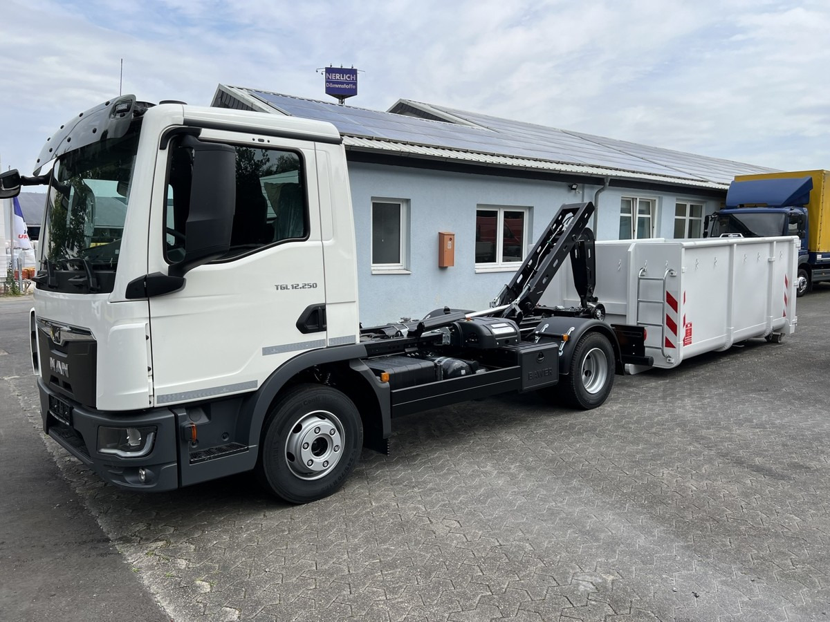 MAN TGL 12.250 BL NEU City Abrollkipper Tipmatik - Hook lift truck: picture 1 MAN TGL 12.250 BL NEU City Abrollkipper Tipmatik - Hook lift truck: picture 1