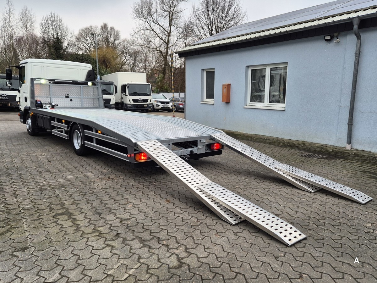 MAN TGL 8.220 BL Autotransporter Euro 6 AHK - Autotransporter truck, Van: picture 1 MAN TGL 8.220 BL Autotransporter Euro 6 AHK - Autotransporter truck, Van: picture 1
