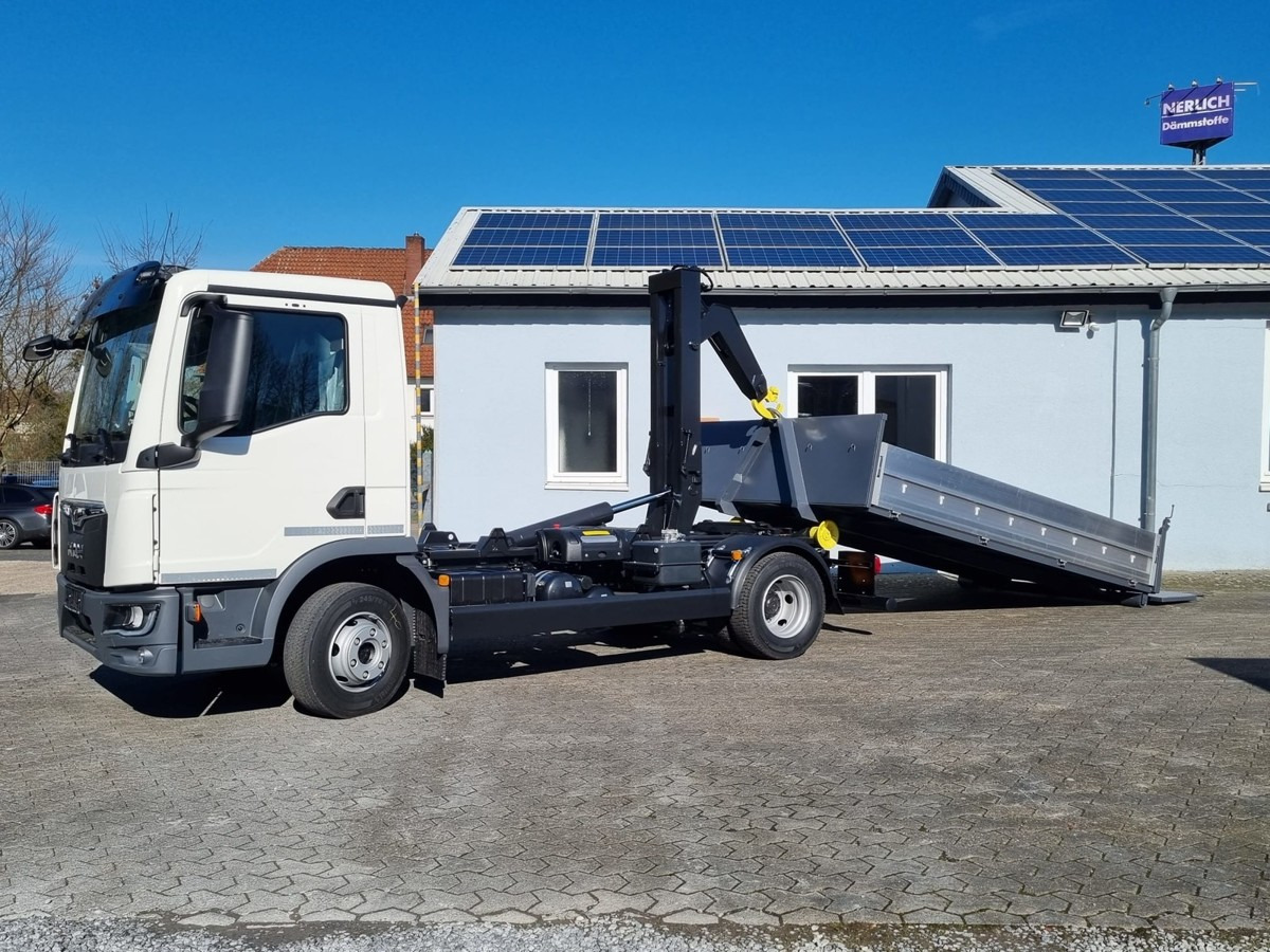 MAN TGL 8.220 BL City Abollkipper 6t Powermatic AHK2 - Hook lift truck: picture 4 MAN TGL 8.220 BL City Abollkipper 6t Powermatic AHK2 - Hook lift truck: picture 4