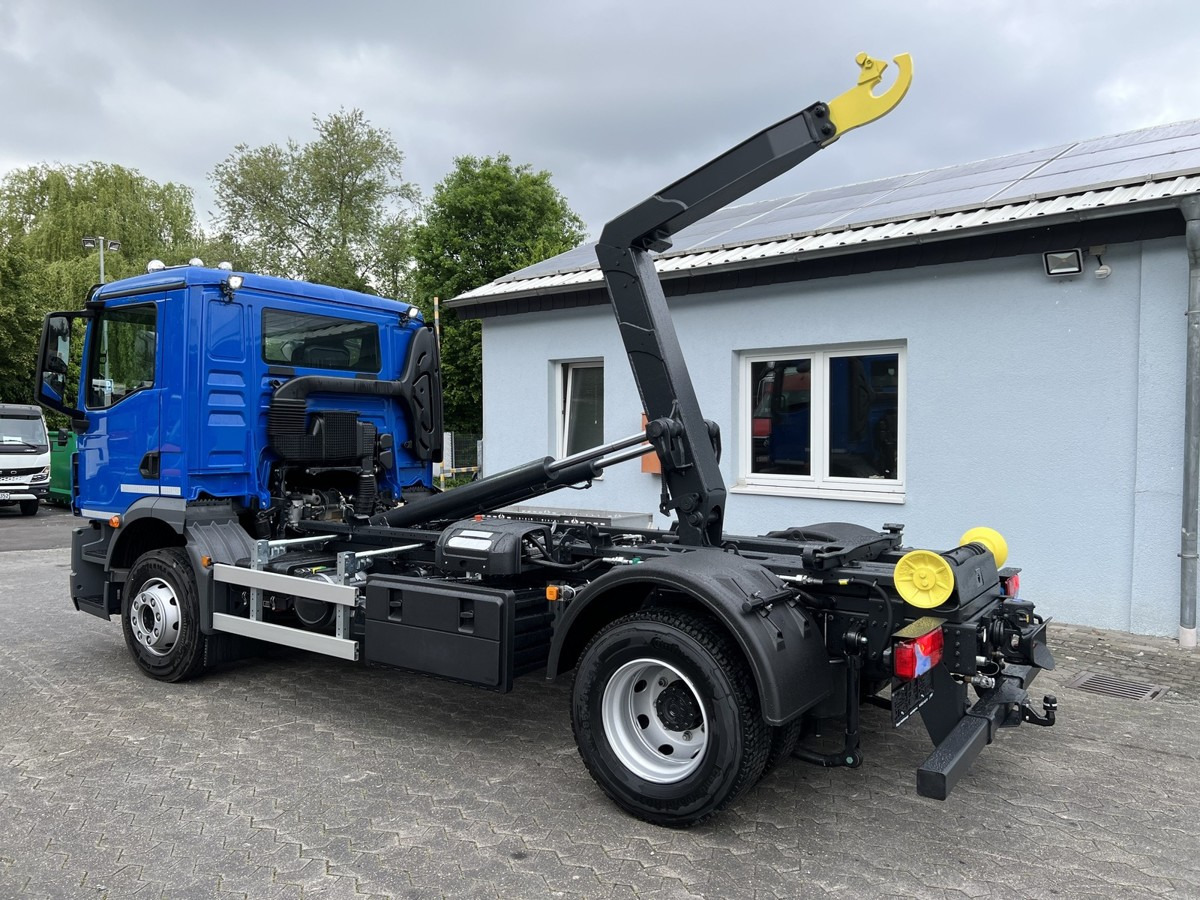 MAN TGM 18.320 BL 4x2 Abrollkipper 14t Automatik - Hook lift truck: picture 1 MAN TGM 18.320 BL 4x2 Abrollkipper 14t Automatik - Hook lift truck: picture 1