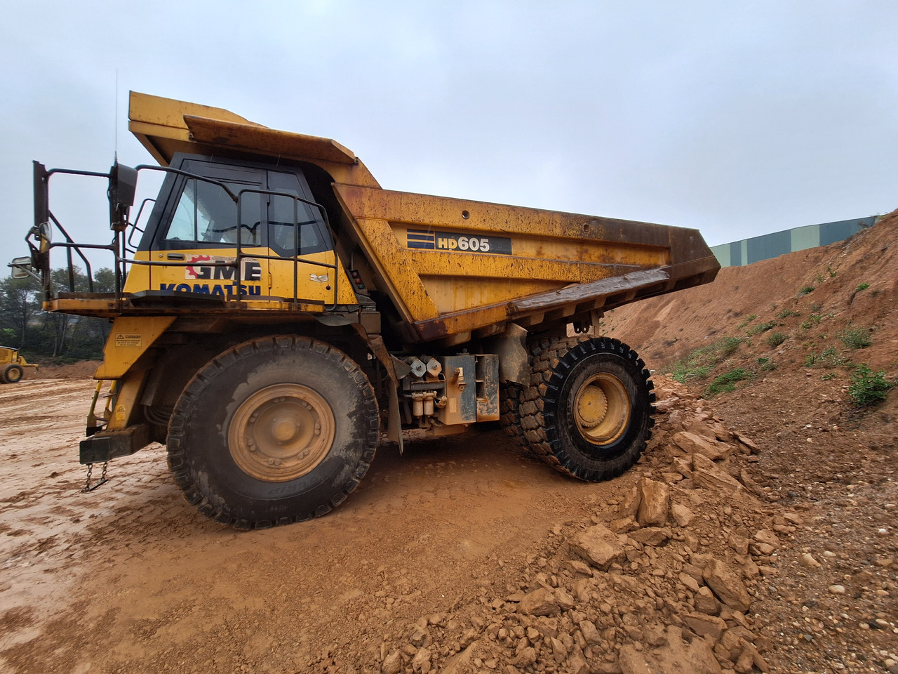 KOMATSU HD605-7EO - Rigid dumper/ Rock truck: picture 4 KOMATSU HD605-7EO - Rigid dumper/ Rock truck: picture 4