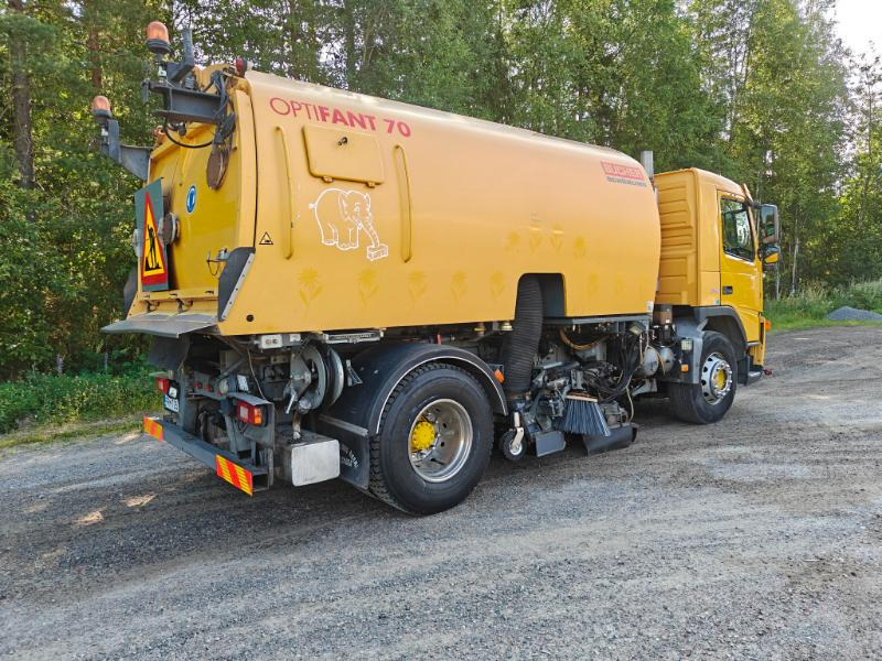BUCHER Optifant 70 Volvo FM9 - Road sweeper: picture 3 BUCHER Optifant 70 Volvo FM9 - Road sweeper: picture 3