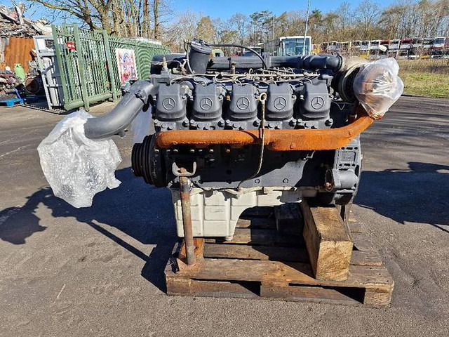 Mercedes-Benz OM443LA - Engine: picture 1 Mercedes-Benz OM443LA - Engine: picture 1