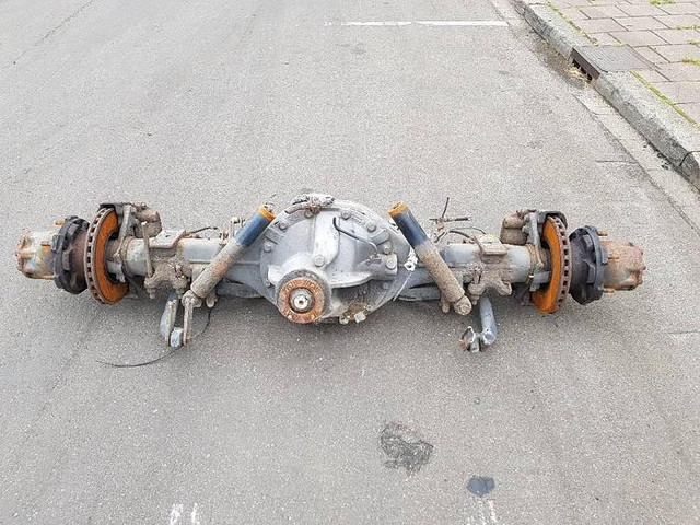Mercedes-Benz Vario 815 D - Spare parts: picture 1 Mercedes-Benz Vario 815 D - Spare parts: picture 1