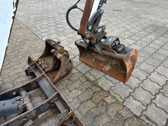 Bobcat E19, Verstelllaufwerk, Greifer + Hammer, Löffel - Mini excavator: picture 5 Bobcat E19, Verstelllaufwerk, Greifer + Hammer, Löffel - Mini excavator: picture 5