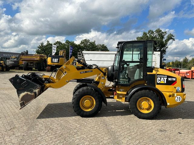 CAT 907 M 4x4, 4+1 Schaufel, Palettengabel, S.W.S - Wheel loader: picture 2 CAT 907 M 4x4, 4+1 Schaufel, Palettengabel, S.W.S - Wheel loader: picture 2
