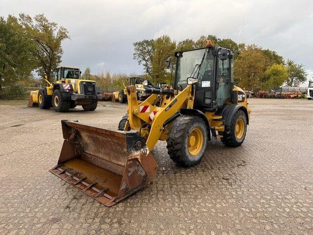 Caterpillar 908M, 4+1 Schaufel, Palettengabel, wenig Std. - Wheel loader: picture 2 Caterpillar 908M, 4+1 Schaufel, Palettengabel, wenig Std. - Wheel loader: picture 2
