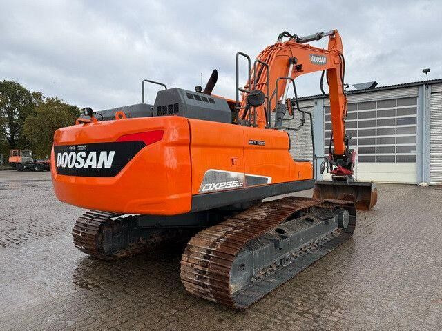 Doosan DX 255 LC-5, Rototilt,Div. Löffel,Greifer+Hammer - Crawler excavator: picture 4 Doosan DX 255 LC-5, Rototilt,Div. Löffel,Greifer+Hammer - Crawler excavator: picture 4