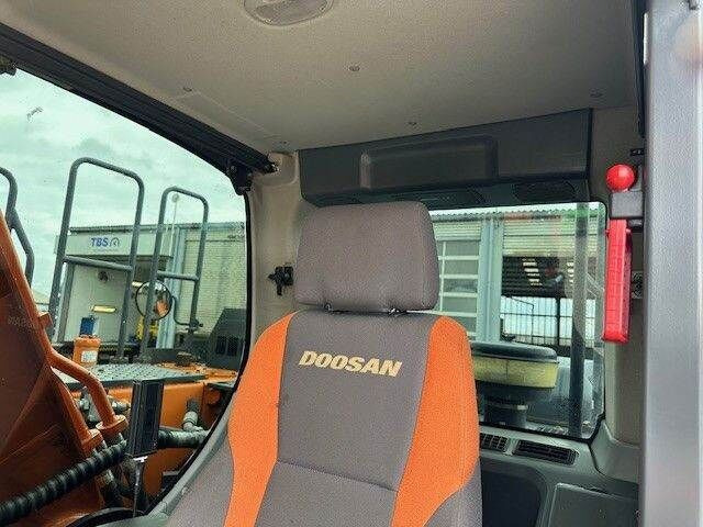 Crawler excavator Doosan DX 255 LC-5/Schnellwechsel System/Rototilt R8: picture 12