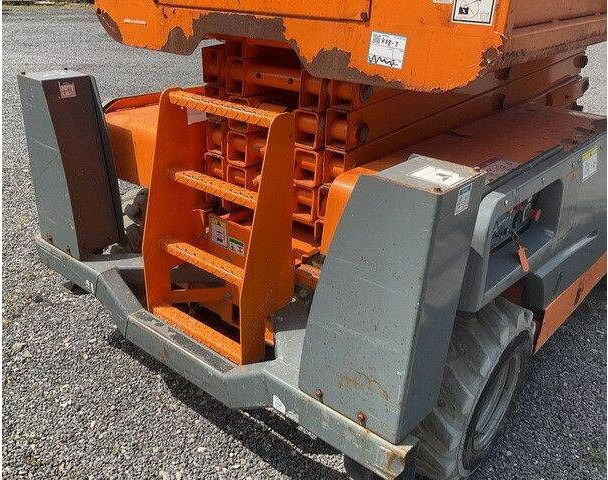 Haulotte Compact 12 DX, Geländegängig, Kubota, 12,15m - Scissor lift: picture 4 Haulotte Compact 12 DX, Geländegängig, Kubota, 12,15m - Scissor lift: picture 4