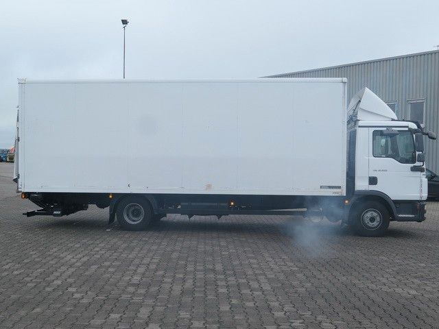MAN 12.220 TGL BL, LBW, AHK, 3. Sitz, Luftfederung - Box truck: picture 2 MAN 12.220 TGL BL, LBW, AHK, 3. Sitz, Luftfederung - Box truck: picture 2