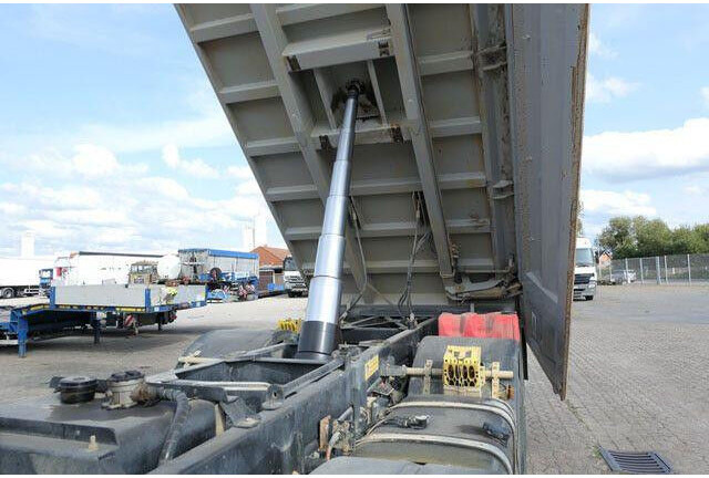 MAN 41.470 TGS 8x4, Bordmatik, Anbauplatte, Kombitür - Tipper: picture 4 MAN 41.470 TGS 8x4, Bordmatik, Anbauplatte, Kombitür - Tipper: picture 4