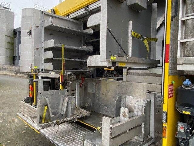 Mercedes-Benz 1833 Axor 4x4, Kran Palfinger, Rosenbauer, AHK - Fire truck: picture 5 Mercedes-Benz 1833 Axor 4x4, Kran Palfinger, Rosenbauer, AHK - Fire truck: picture 5